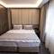 Отель The Green Hotel