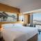 Отель Renaissance Beijing Wangfujing Hotel