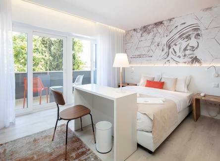Отель The Icons Hotel by TRIUS Hotels
