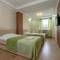 Отель Mishka Hotel