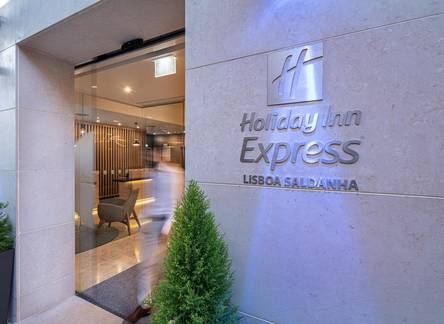 Отель Holiday Inn Express Lisbon - Plaza Saldanha