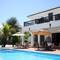 Отель Moonshine Uroa Boutique Hotel