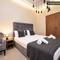 Отель KINGS PALACE SUITES
