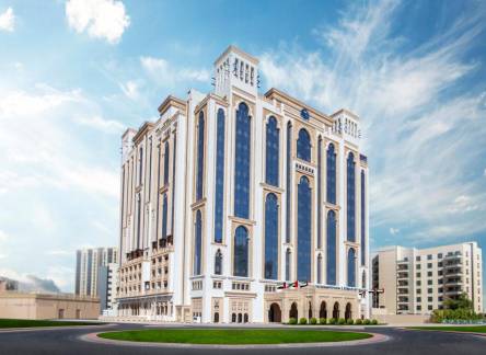 Отель Al Jaddaf Rotana Suite Hotel