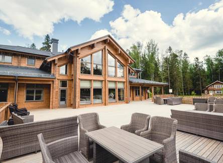 Отель Cosmos Collection Izumrudny Les Hotel