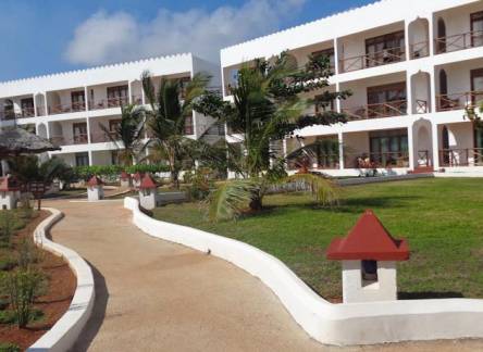 Отель Reef & Beach Resort