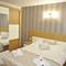 Отель Shah Inn Hotel
