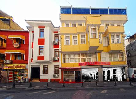 Отель The Queen Hotel