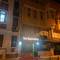 Отель The Queen Hotel