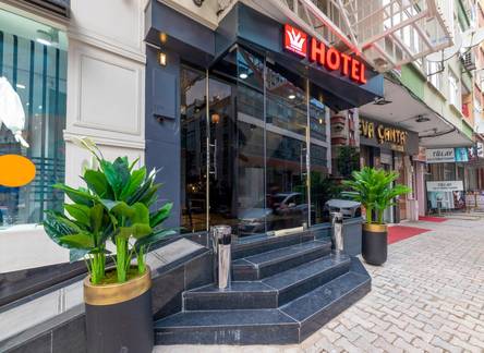 Отель White Corner Hotel