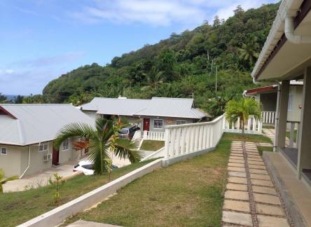 Отель Surfers Beach Self Catering Chalets
