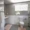Отель Surfers Beach Self Catering Chalets