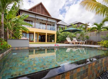 Отель JA Enchanted Waterfront Villas