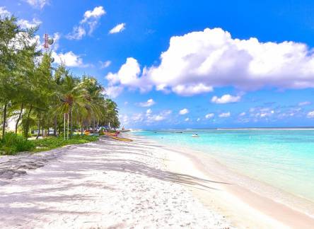 Отель Huvan Beach Hotel at Hulhumale