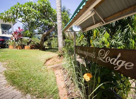 Отель Lemongrass Lodge