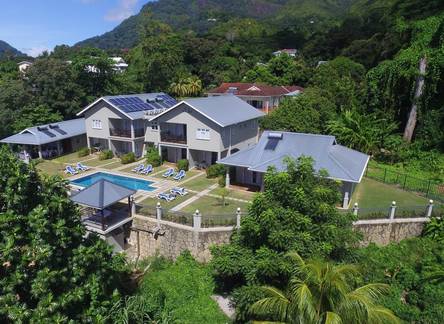 Отель Bambous River Lodge, Bel Ombre