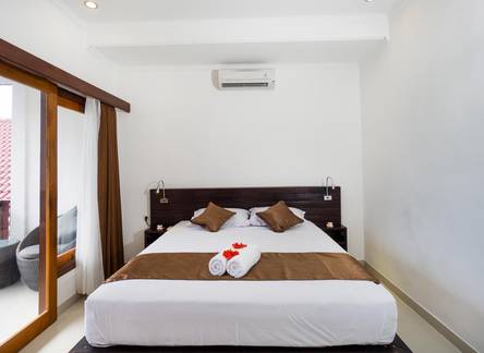 Отель Nyuh Gading Home Stay