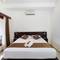 Отель Nyuh Gading Home Stay