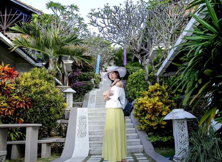 Отель Lembongan Island Beach Villas