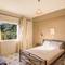 Отель Pelekas Beach Escape By Konnect