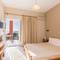 Отель Pelekas Beach Escape By Konnect