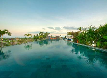 Отель de Vins Sky Hotel Seminyak