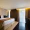 Отель de Vins Sky Hotel Seminyak