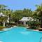 Отель The Pe La Resort