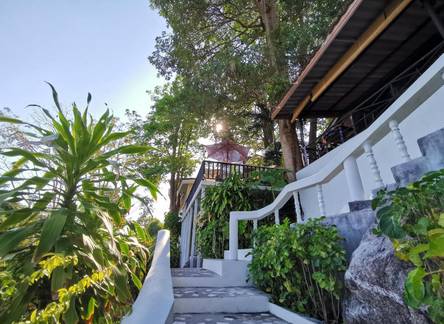 Отель On The Hill Karon Resort