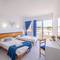 Отель Hostal Port Corona
