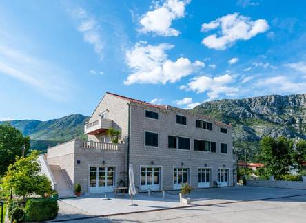 Отель Apartments Dubelj