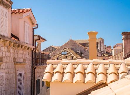 Отель Leonarda Baroque House - Old Town