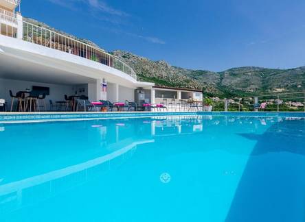 Отель Apartments Sandito