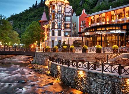 Отель Crowne Plaza Borjomi