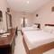 Отель The Grand Santhi Hotel