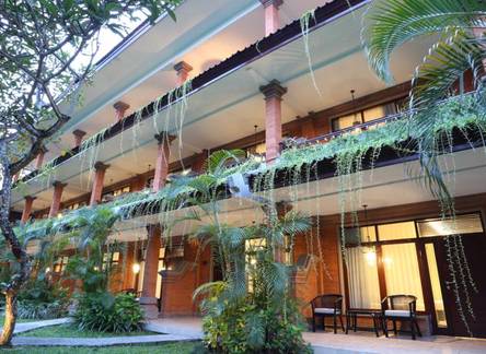 Отель The Graha Cakra Bali Hotel