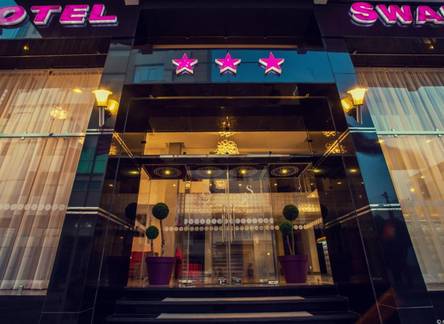 Отель Hotel Swani