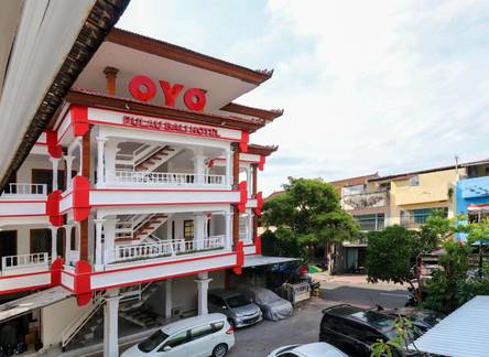 Отель OYO 1384 Pulau Bali Hotel