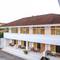 Отель OYO 1384 Pulau Bali Hotel