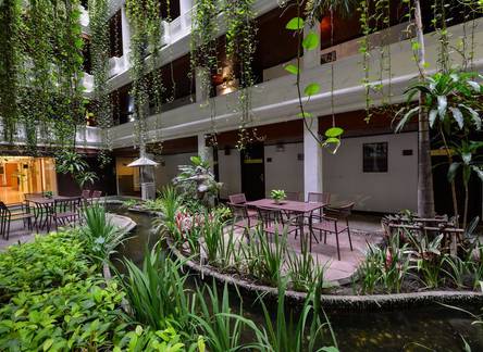 Отель Aspira Grand Regency Sukhumvit 22