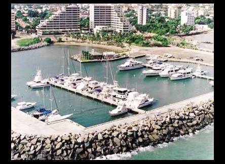 Отель Playa Grande Caribe & Marina