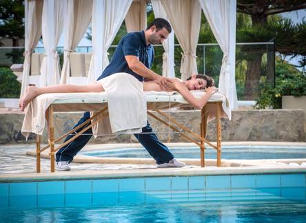 Отель Happy Cretan Suites
