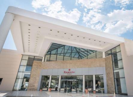 Отель Ramada Plaza by Wyndham Thraki