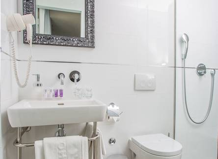 Отель Hotel Jona