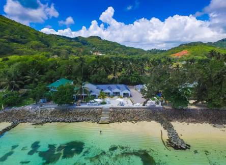 Отель Le Nautique Luxury Beachfront Apartments