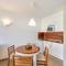 Отель Apartamentos Altair