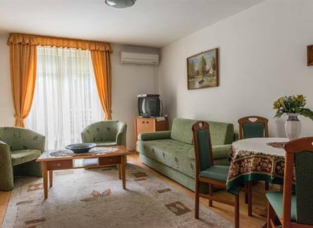 Отель Muskatli Apartmanhaz