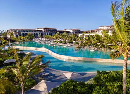 Отель Unique Club At Lopesan Costa Bavaro Resort