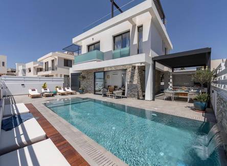 Отель Louis Chris Le Mare Gold Villa