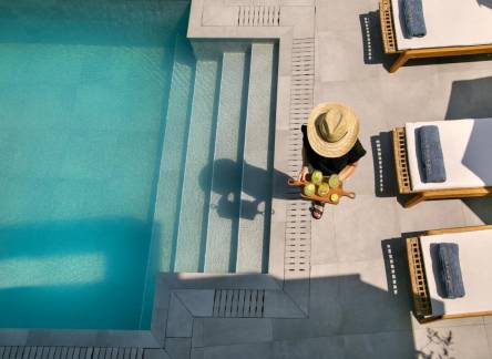 Отель Louis Chris Le Mare Gold Villa